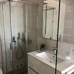 Luxury Oceanfront Triplex In Daire