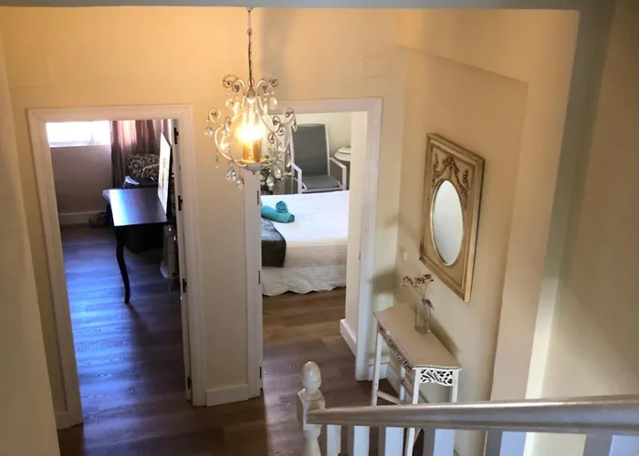 Luxury Oceanfront Triplex In Cádiz