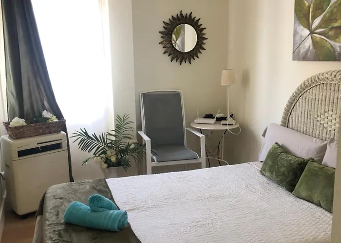 Luxury Oceanfront Triplex In アパート カディス