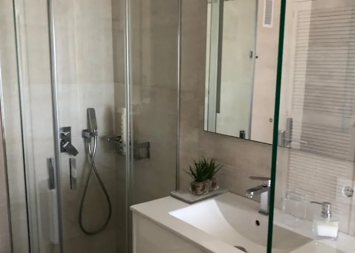 Luxury Oceanfront Triplex In Apartamento